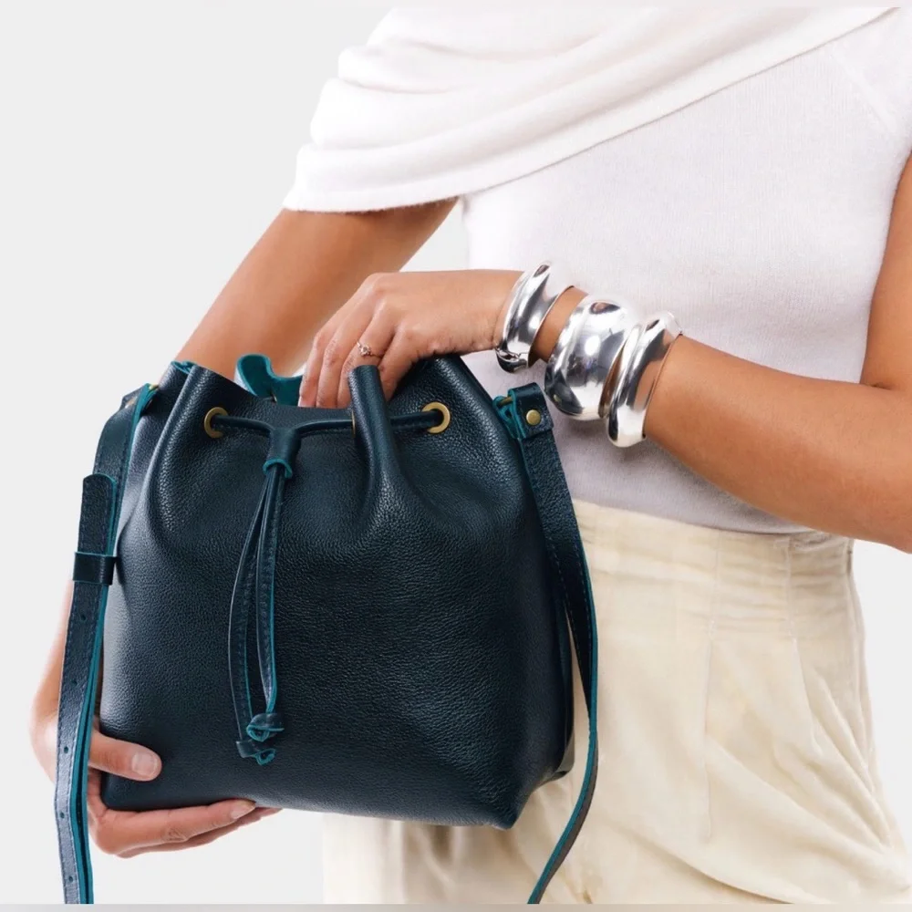 🆕 Portland Leather Goods LARGE Bucket Bag in BOREAL! 💚💙 - Picture 2 of 13